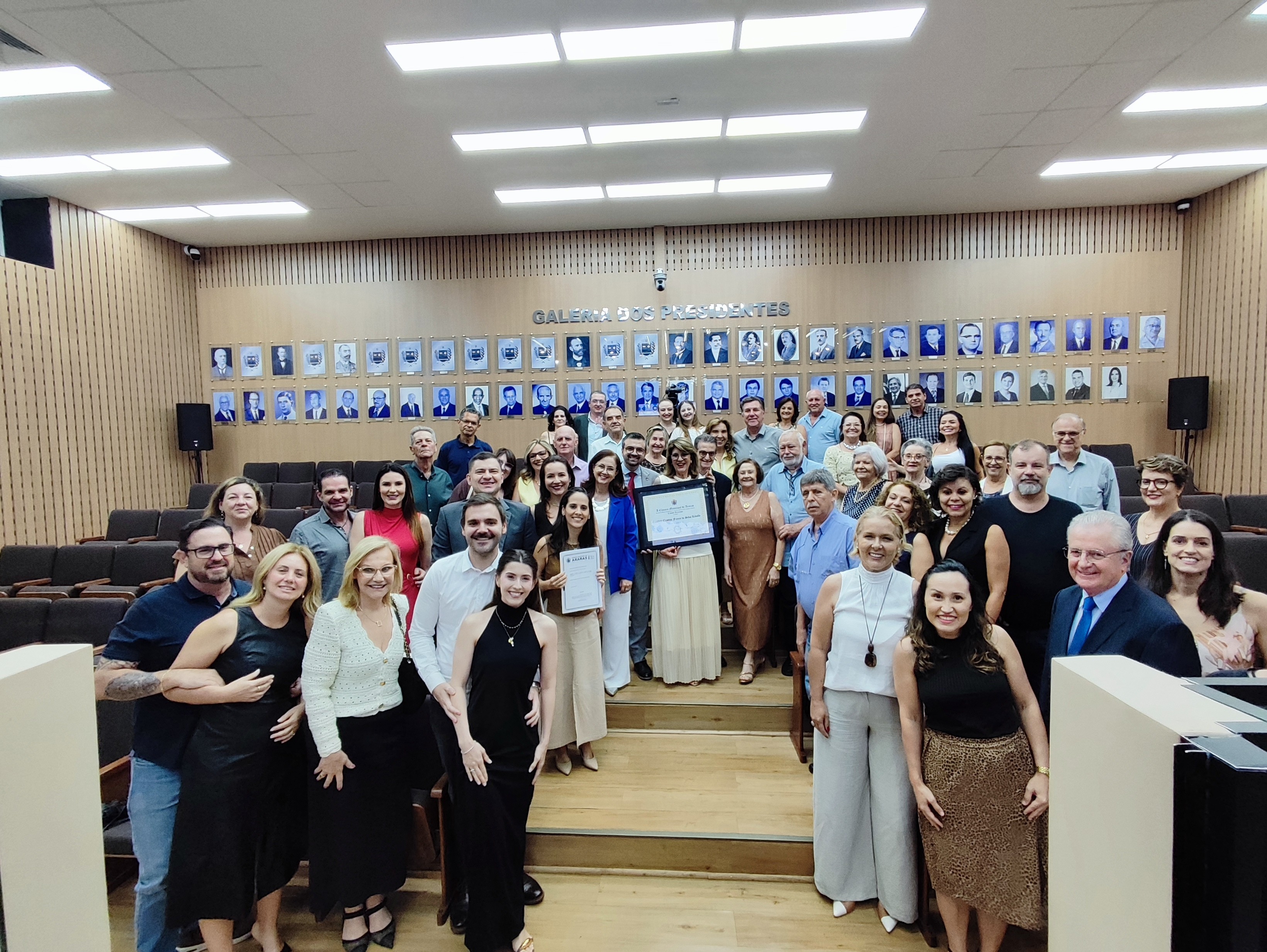 Visualize fotos 07/11/2025 Sessão Solene de entrega de Título de Cidadã à Srª. Elisabete Ridolfo