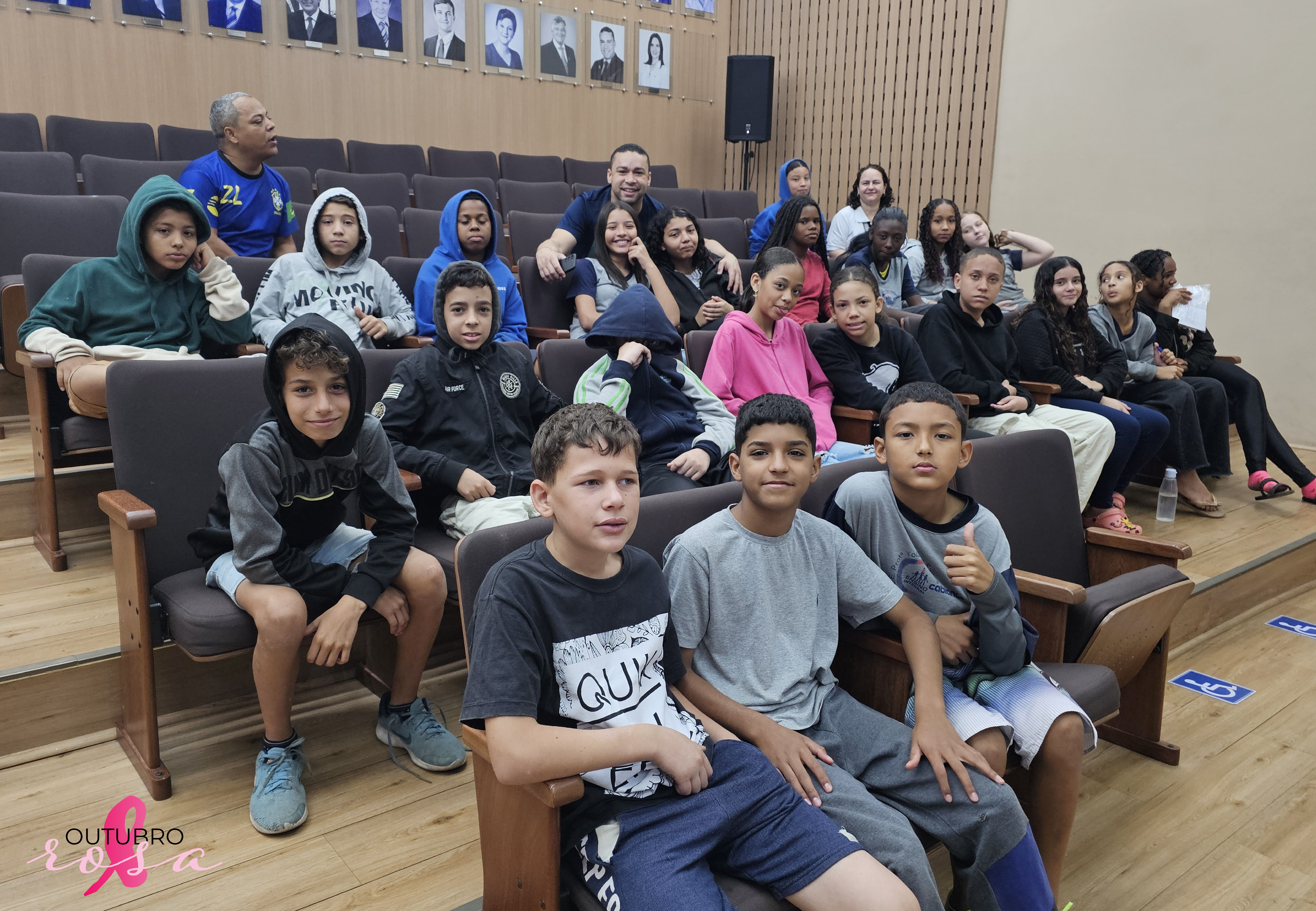 Alunos da escola Yolanda Salles Cabianca conhecem a Câmara